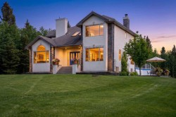 7 Coyote Close Bragg Creek, AB T0L 0K0