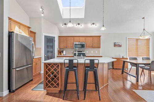 611 Cavendish Beach Bay, Chestermere, AB - Indoor Photo Showing Kitchen With Upgraded Kitchen