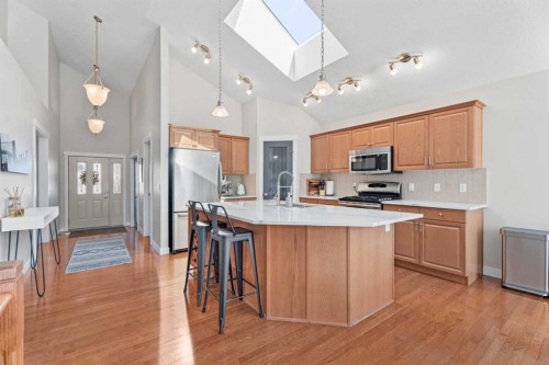 611 Cavendish Beach Bay, Chestermere, AB - Indoor Photo Showing Kitchen With Upgraded Kitchen