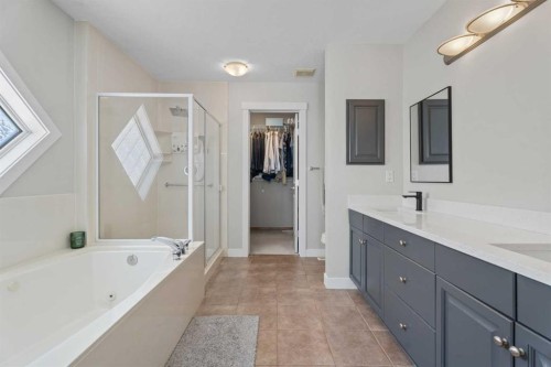 611 Cavendish Beach Bay, Chestermere, AB - Indoor Photo Showing Bathroom