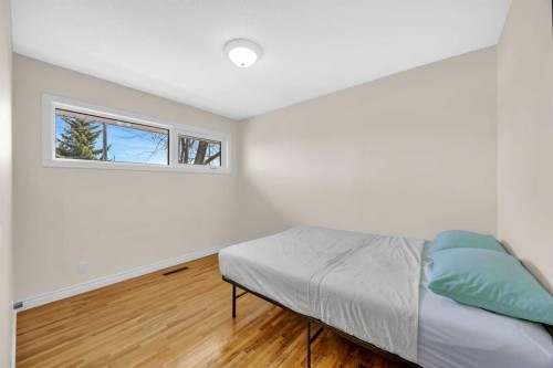 5008 2 Street Nw, Calgary, AB - Indoor