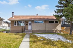 5008 2 Street NW Calgary, AB T2K 0Z3