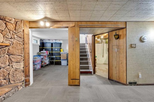 5008 2 Street Nw, Calgary, AB - Indoor