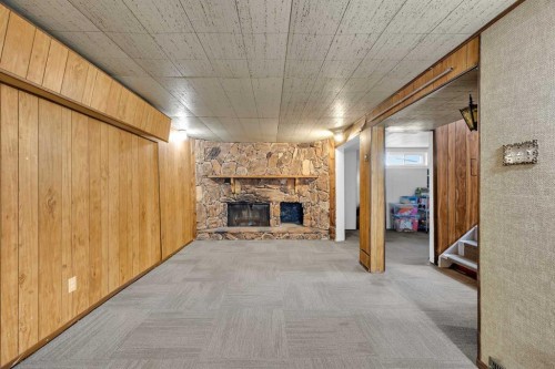 5008 2 Street Nw, Calgary, AB - Indoor With Fireplace