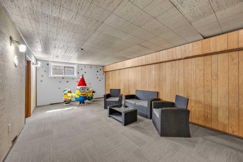 5008 2 Street Nw, Calgary, AB - Indoor