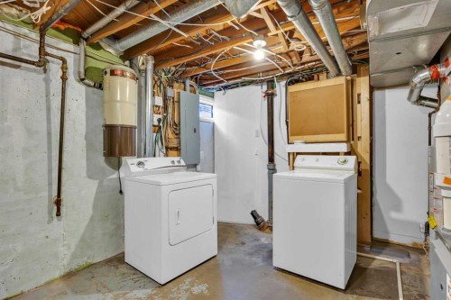 5008 2 Street Nw, Calgary, AB - Indoor Photo Showing Laundry Room