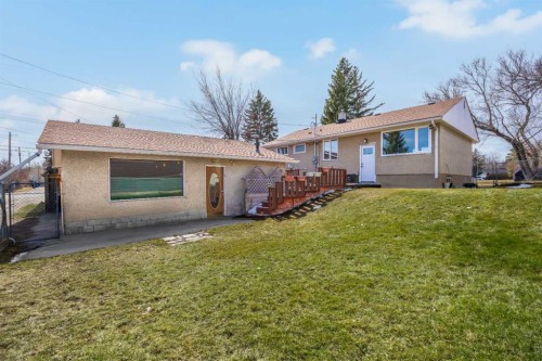 5008 2 Street Nw, Calgary, AB - Outdoor