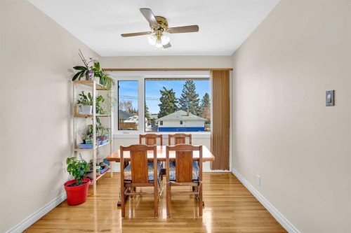 5008 2 Street Nw, Calgary, AB - Indoor Photo Showing Other Room