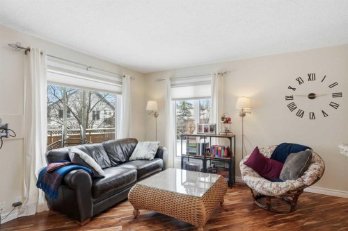 161 Douglas Glen Heath Se, Calgary, AB - Indoor Photo Showing Living Room