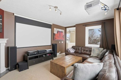 161 Douglas Glen Heath Se, Calgary, AB - Indoor Photo Showing Living Room