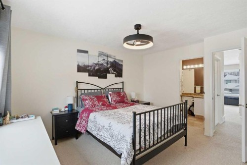 161 Douglas Glen Heath Se, Calgary, AB - Indoor Photo Showing Bedroom