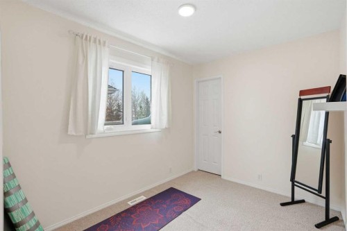 161 Douglas Glen Heath Se, Calgary, AB - Indoor Photo Showing Other Room