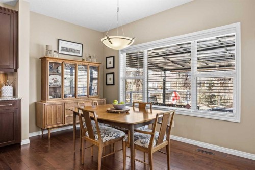 211 Mountainview Drive, Okotoks, AB - Indoor Photo Showing Dining Room