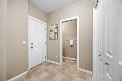 211 Mountainview Drive, Okotoks, AB - Indoor Photo Showing Other Room