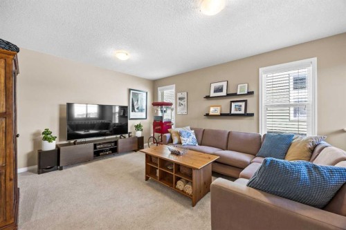 211 Mountainview Drive, Okotoks, AB - Indoor Photo Showing Living Room