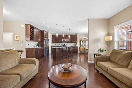 211 Mountainview Drive, Okotoks, AB - Indoor Photo Showing Living Room