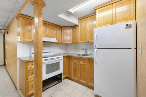 1108 Marcombe Crescent Ne, Calgary, AB - Indoor Photo Showing Kitchen