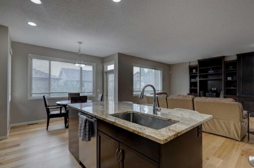 587 Everbrook Way Sw, Calgary, AB - Indoor Photo Showing Kitchen