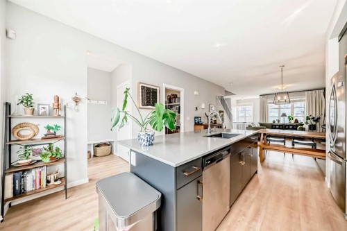 19 Rowley Common Nw, Calgary, AB - Indoor Photo Showing Kitchen