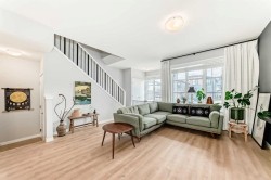 19 Rowley Common NW Calgary, AB T3L 0G4