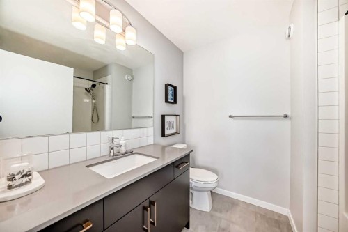 19 Rowley Common Nw, Calgary, AB - Indoor Photo Showing Bathroom
