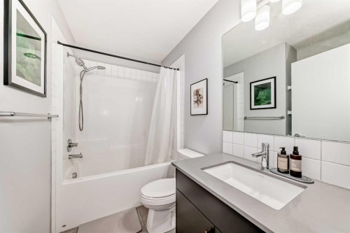 19 Rowley Common Nw, Calgary, AB - Indoor Photo Showing Bathroom