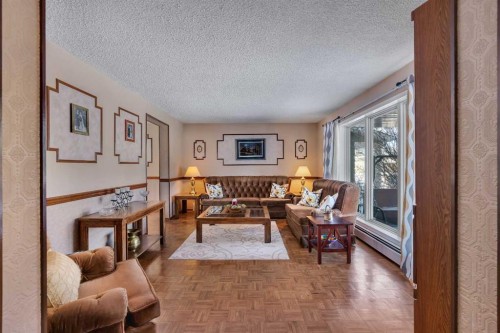 51 Parkwood Crescent, Strathmore, AB - Indoor Photo Showing Living Room
