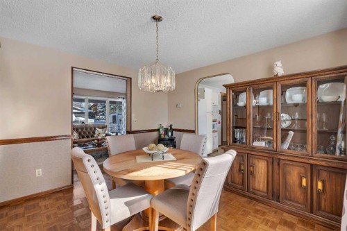 51 Parkwood Crescent, Strathmore, AB - Indoor Photo Showing Dining Room