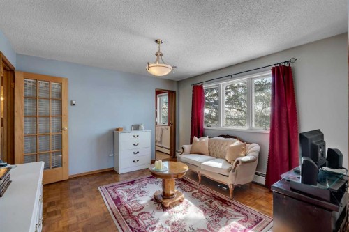 51 Parkwood Crescent, Strathmore, AB - Indoor Photo Showing Living Room