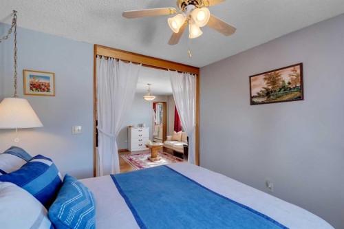 51 Parkwood Crescent, Strathmore, AB - Indoor Photo Showing Bedroom