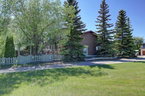 51 Parkwood Crescent, Strathmore, AB - Outdoor