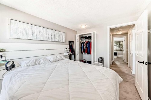 13-1845 Lysander Crescent Se, Calgary, AB - Indoor Photo Showing Bedroom