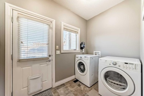 1444 40 Street Sw, Calgary, AB - Indoor Photo Showing Laundry Room