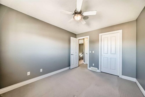 1444 40 Street Sw, Calgary, AB - Indoor Photo Showing Other Room