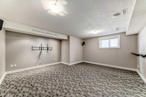 1444 40 Street Sw, Calgary, AB - Indoor