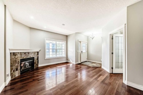 1444 40 Street Sw, Calgary, AB - Indoor With Fireplace