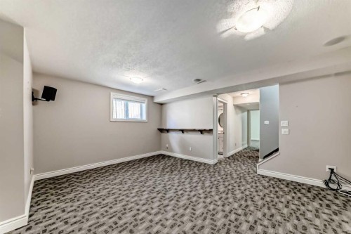 1444 40 Street Sw, Calgary, AB - Indoor