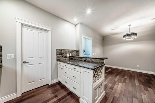 1444 40 Street Sw, Calgary, AB - Indoor Photo Showing Other Room