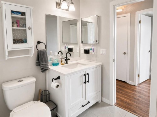 2452 Riverstone Road Se, Calgary, AB - Indoor Photo Showing Bathroom