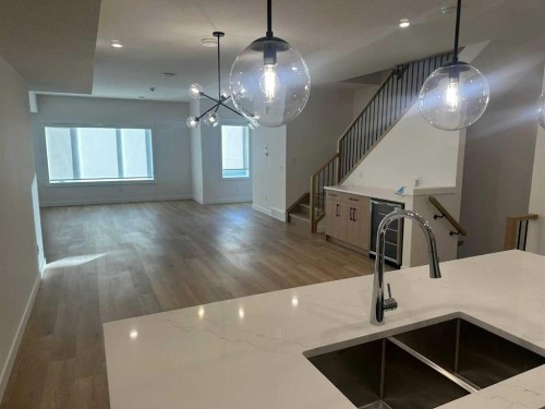 4740 Bowness Road, Calgary, AB 