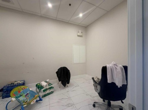 123 Macleod Trail, Calgary, AB 