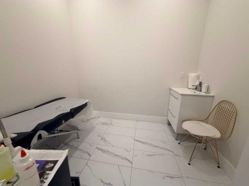 123 Macleod Trail, Calgary, AB 