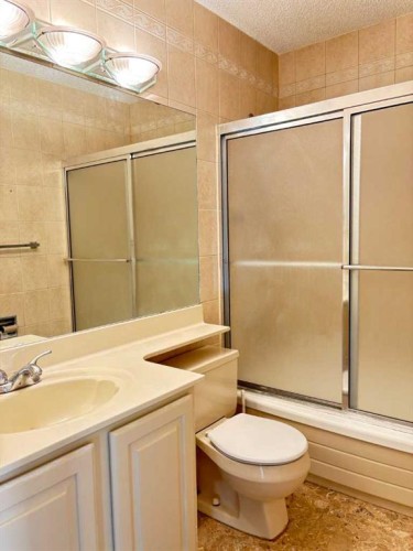 44 Edgemont Estates Road Nw, Calgary, AB - Indoor Photo Showing Bathroom