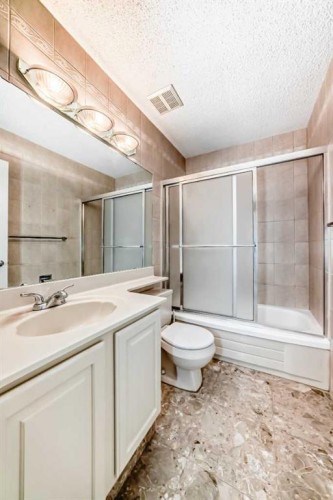 44 Edgemont Estates Road Nw, Calgary, AB - Indoor Photo Showing Bathroom