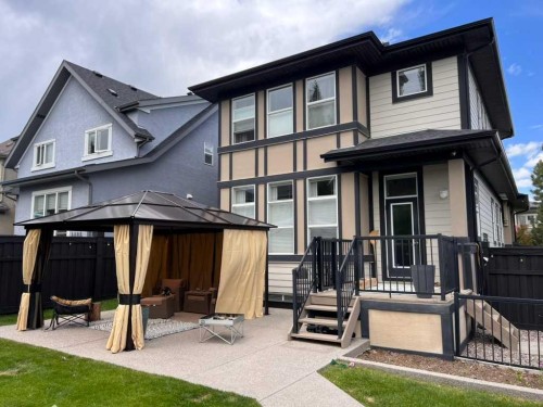 366 Mahogany Boulevard Se, Calgary, AB - Outdoor