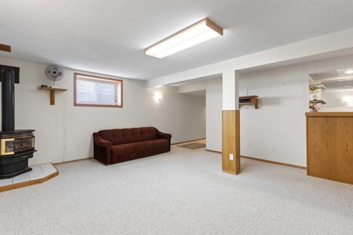303 De Foras Close Nw, High River, AB - Indoor
