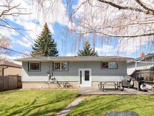 142 Winston Drive Sw, Calgary, AB - Outdoor