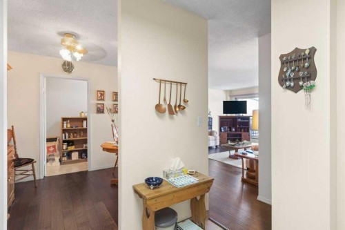 16A-231 Heritage Drive Se, Calgary, AB - Indoor Photo Showing Other Room