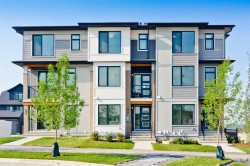 261 Bighorn Avenue SW Calgary, AB T2Y 0Z8