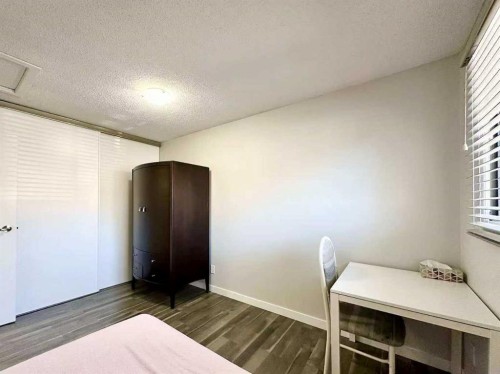 16-6915 Ranchview Drive Nw, Calgary, AB - Indoor Photo Showing Bedroom